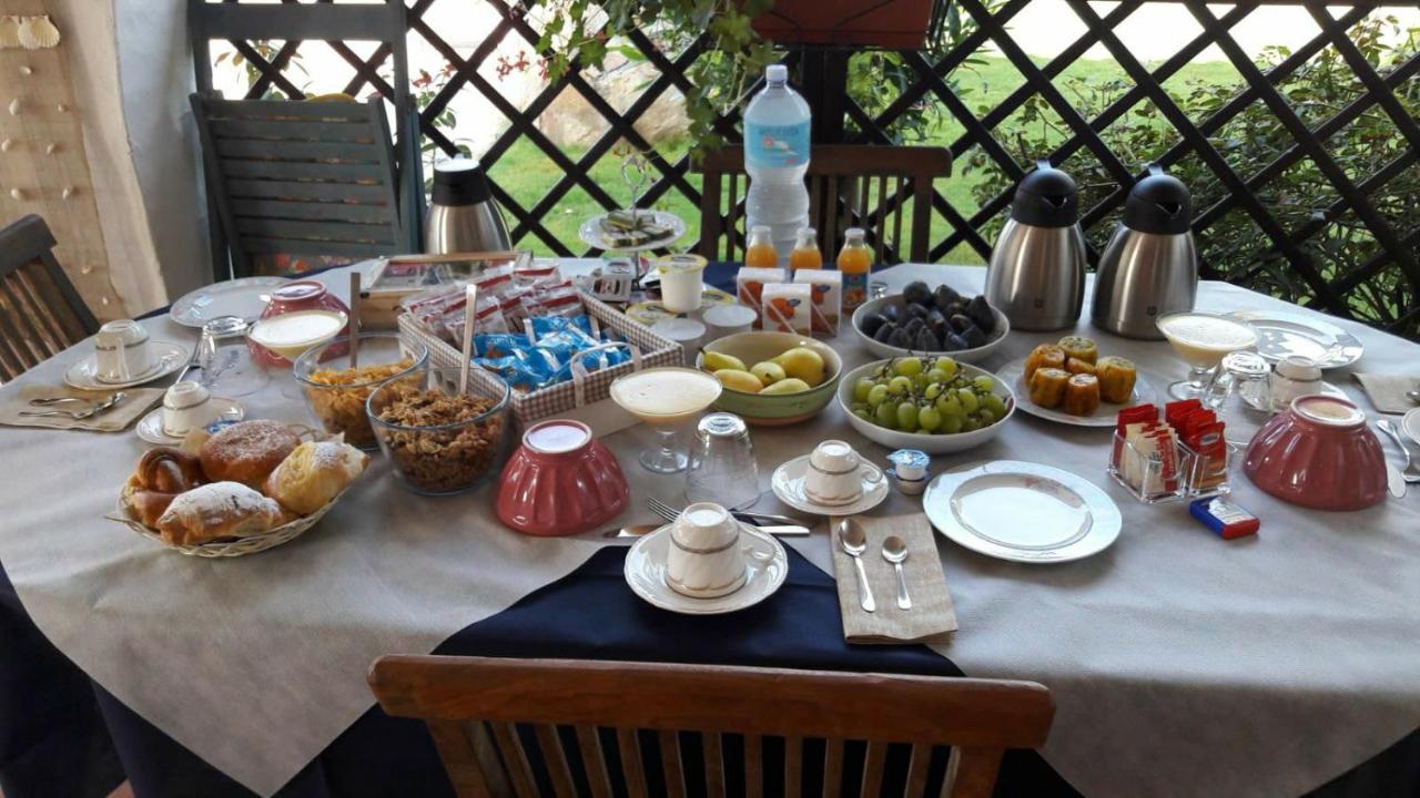 Villa Lorena B&B 萨罗克 外观 照片